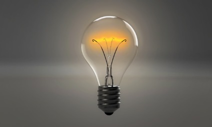 lampada em fundo cinza