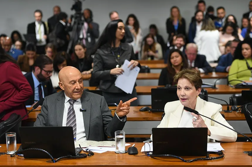 Senadores Confúcio Moura e Tereza Cristina na CMA . Foto de Edilson Rodrigues (Agência Senado)